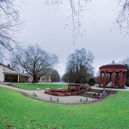 Von Privat, Grosses Zimmer Sehr Zentral In Bad Homburg Stadtmitte Bad Homburg vor der Höhe Exterior foto